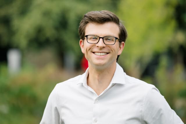 Headshot — MIT Sloan